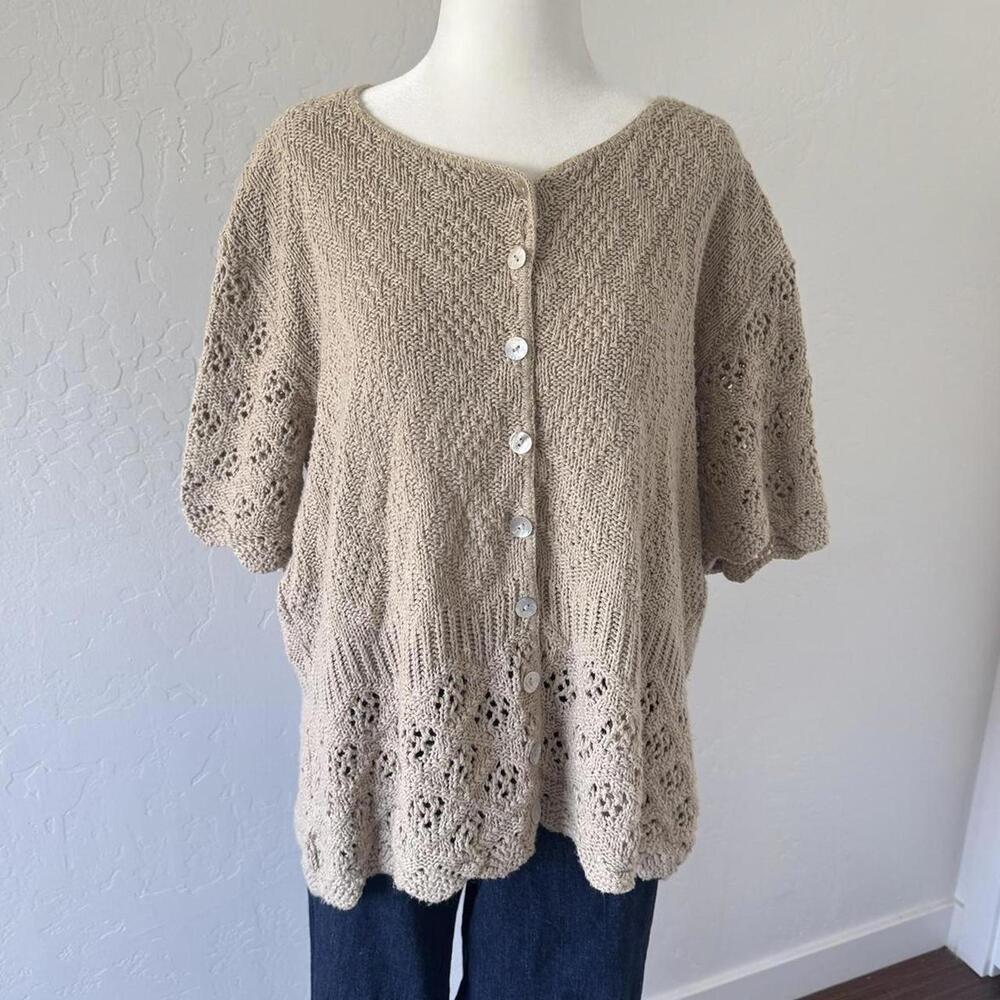 Vintage cream knit top with button front and short sleeves